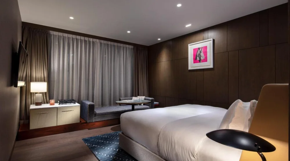 Corner King Room at The Hari Hong Kong