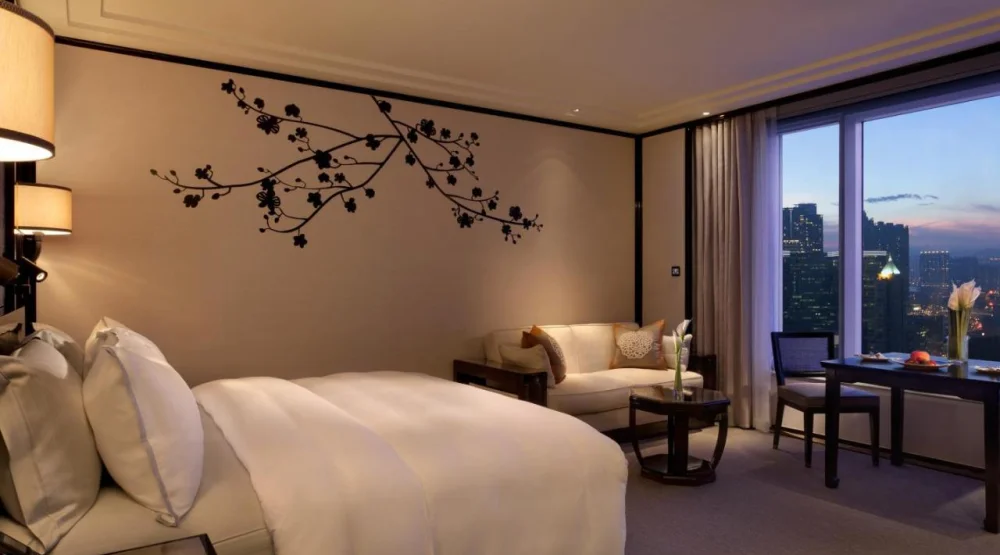 Grand Deluxe King Room at The Peninsula Hong Kong