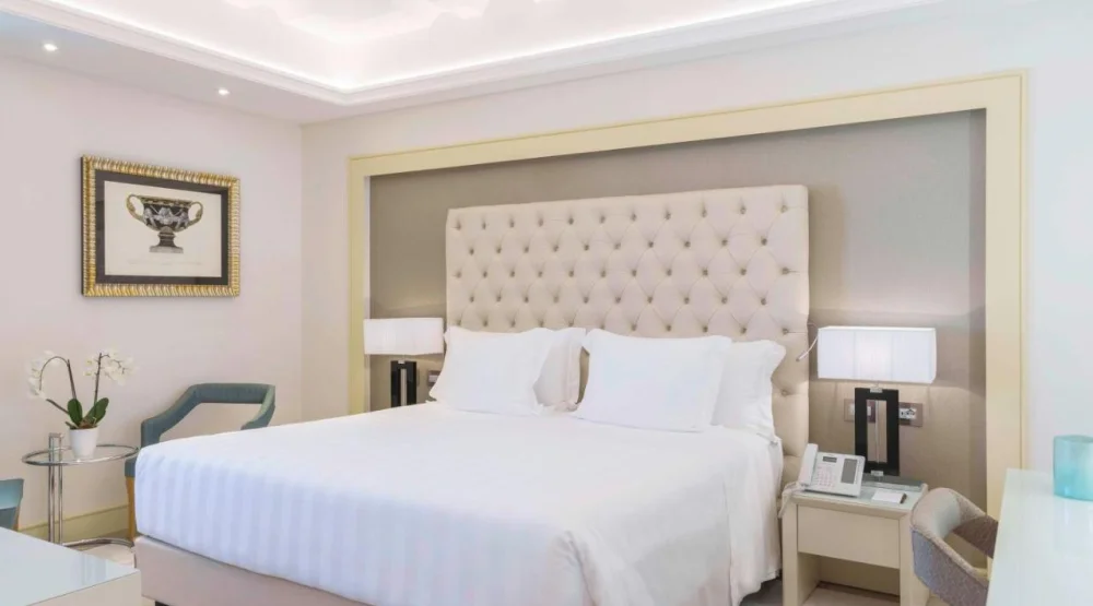 Deluxe King Room at Aleph Rome Hotel Curio Collection by Hilton