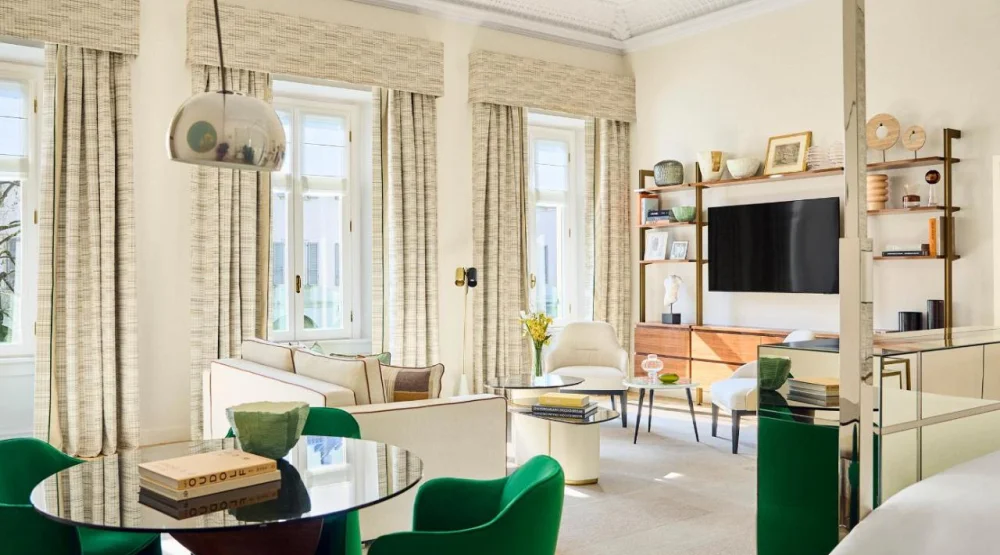 Renaissance Suite King Bed at Four Seasons Hotel Milano