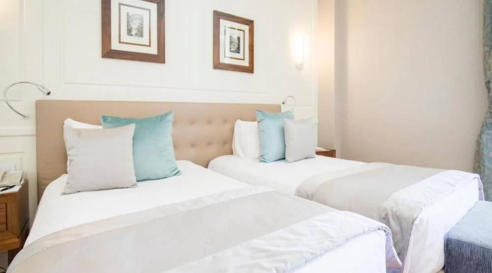 Superior Double Room with Lake View at Grand Hotel Terme Sirmione