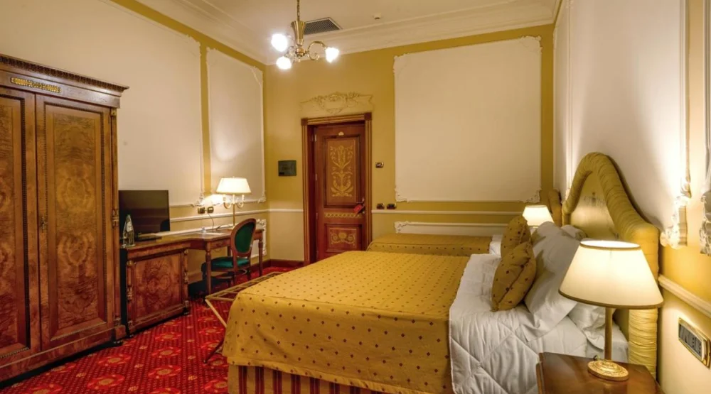 Classic Triple Room at Grand Hotel Wagner