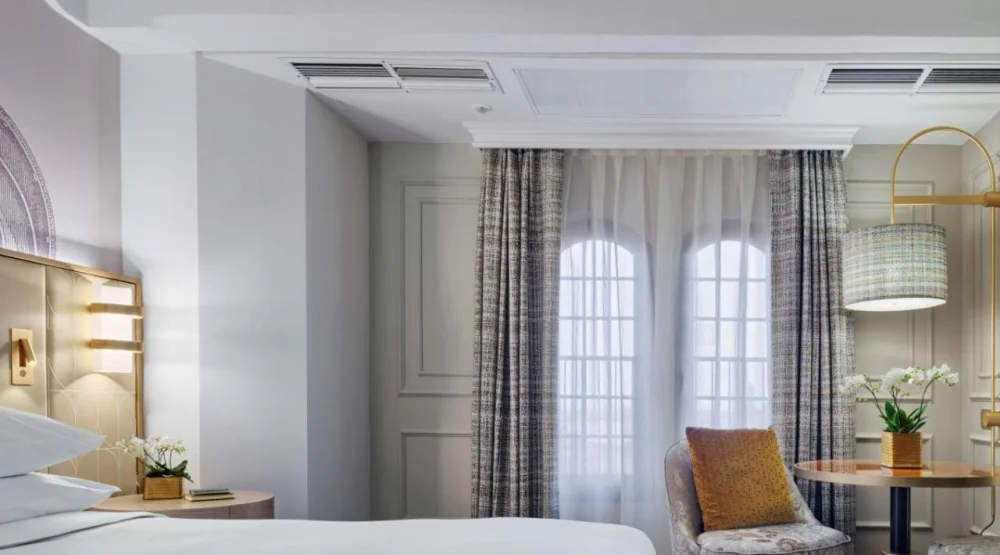 Deluxe King Room at Hilton Molino Stucky Hotel