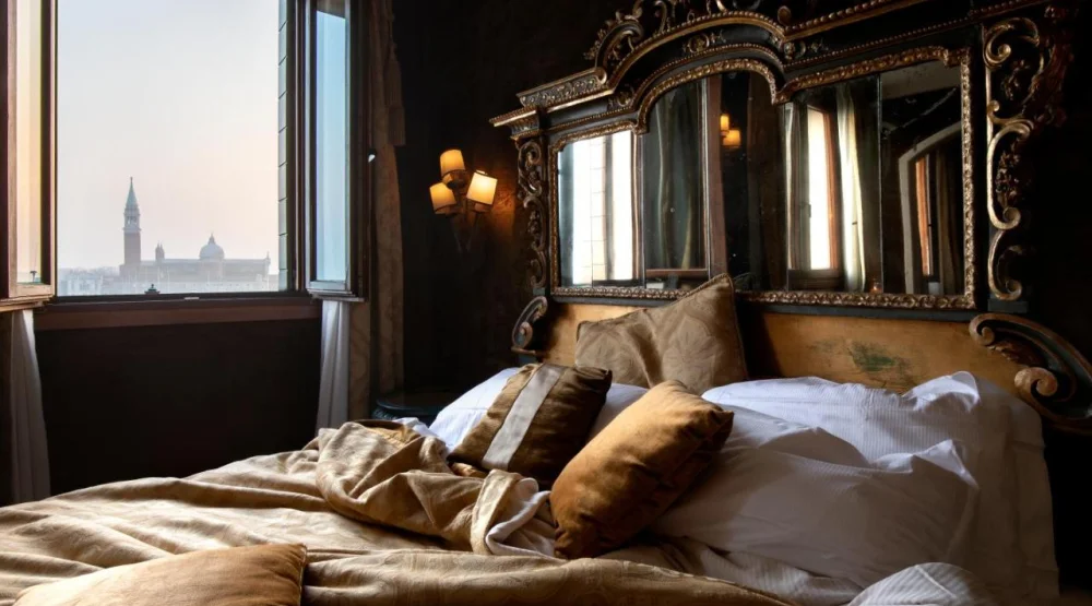 Suite with Lagoon View at Hotel Metropole Venezia