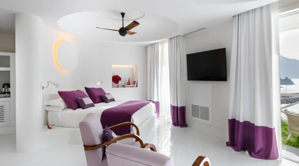 Romantic Junior Suite at Hotel Miramalfi