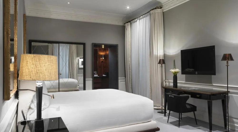 Large Double Room at J.K. Place Roma