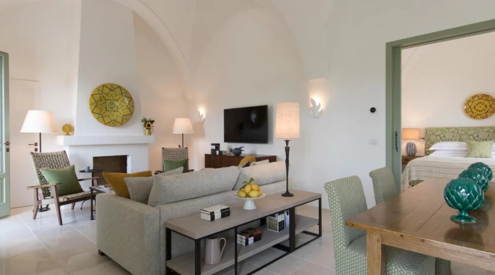 Deluxe Suite with Terrace and Garden at Masseria Torre Maizza