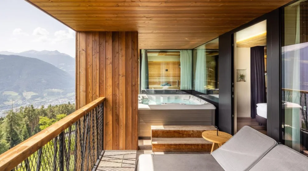 Deluxe Suite with Spa Bath at My Arbor