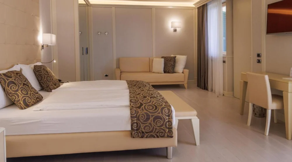 Junior Suite with Garden View - Suite House at Park Hotel Imperial