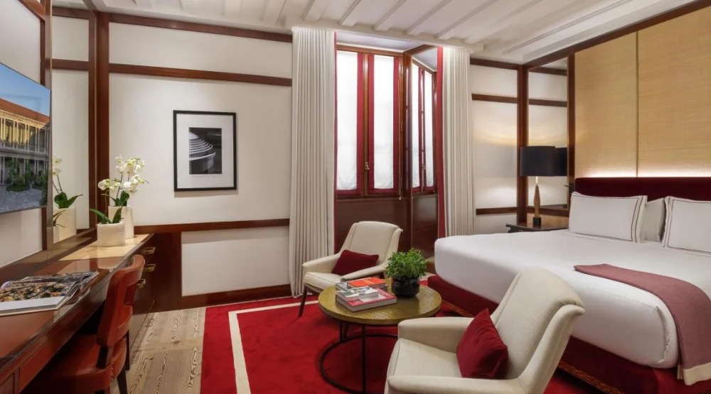 Deluxe Double Room at Portrait Milano