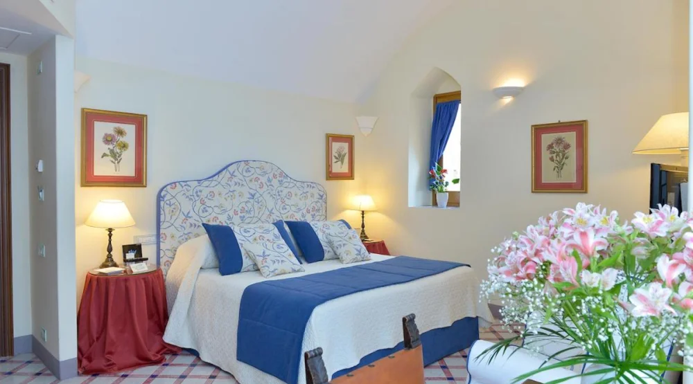 Superior Double Room with Sea View at Villa Cimbrone