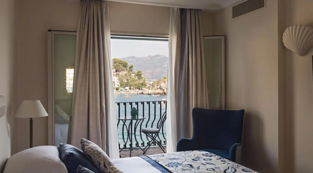 Deluxe Suite with Sea View and Balcony at Villa Sant'Andrea, A Belmond Hotel