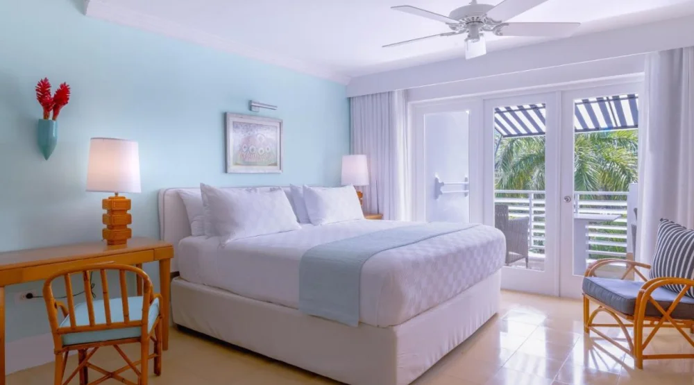 Deluxe Room with Garden View at Couples Tower Isle