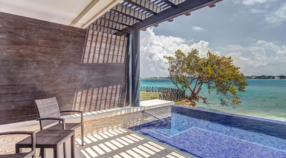 Luxury Junior Suite Swim Out at Hideaway At Royalton Negril