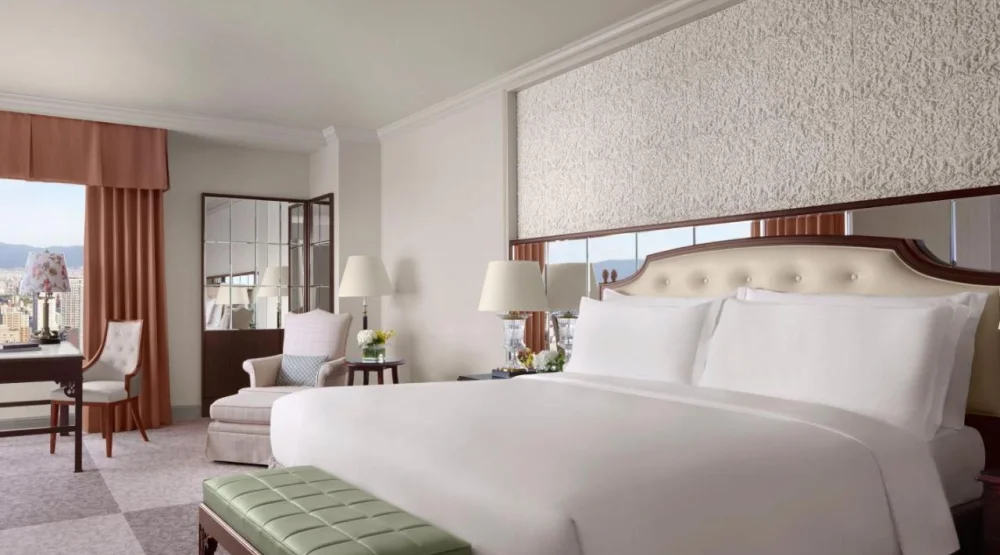 Deluxe Room, Guest Room, One King, City View, Corner Room at The Ritz-Carlton Osaka