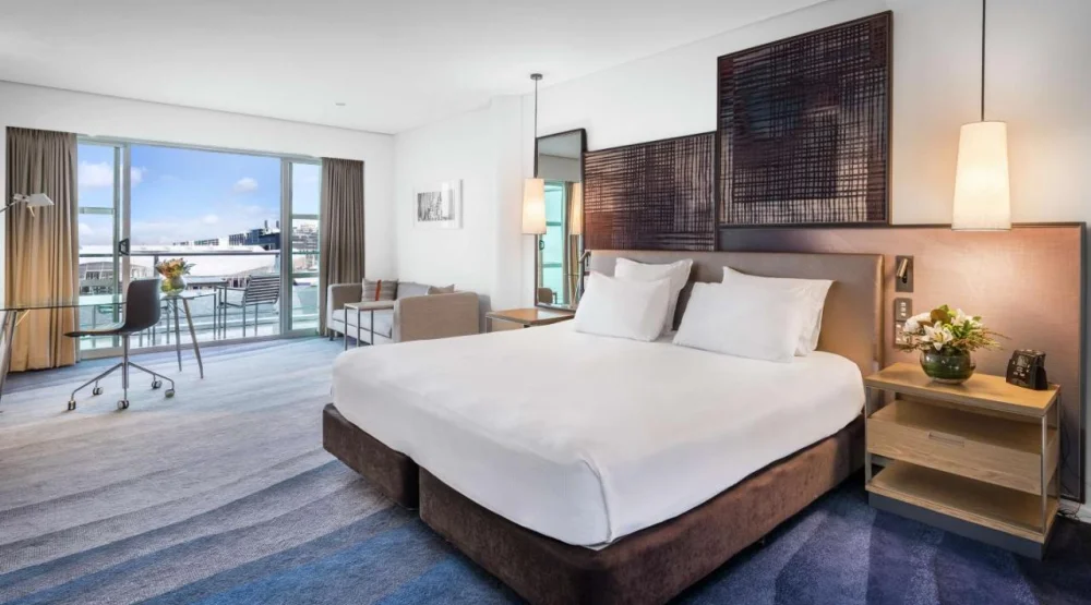 Deluxe King Room with Harbor View at Hilton Auckland