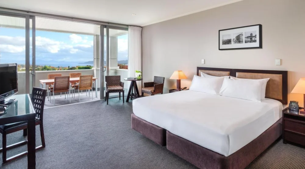 King Room with Lake View at Hilton Lake Taupo