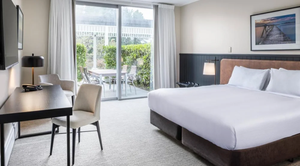 King Hilton Guestroom plus at Hilton Lake Taupo