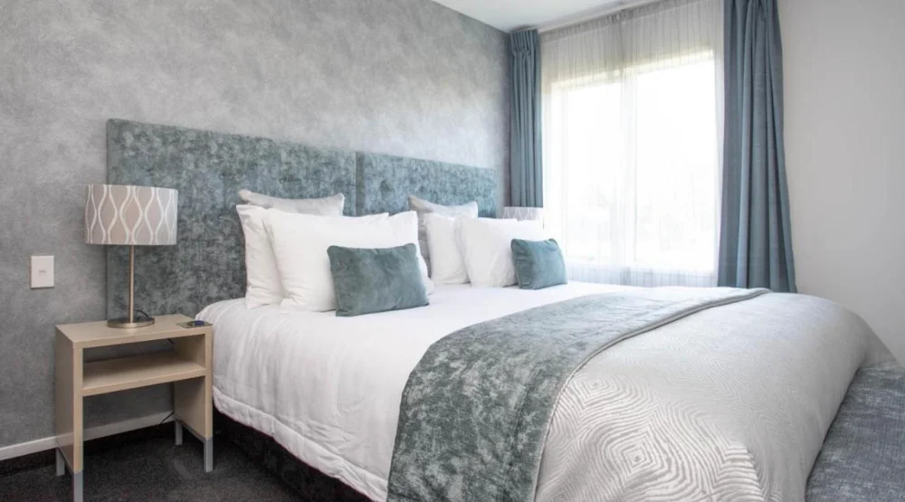 Superior One Bedroom Suite - Upper Floor at Radfords on the Lake