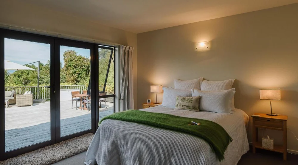 Queen Room at Rimu Lodge