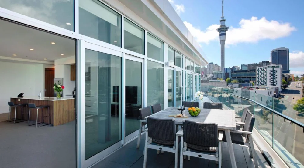 Executive Three Bedroom Apartment at Swiss-Belsuites Victoria Park Auckland