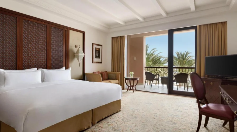 Deluxe King Room with Sea View at Shangri La Al Husn Muscat