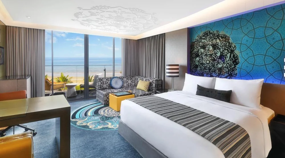 Fabulous Room, One King, Seafront, Balcony at W Muscat