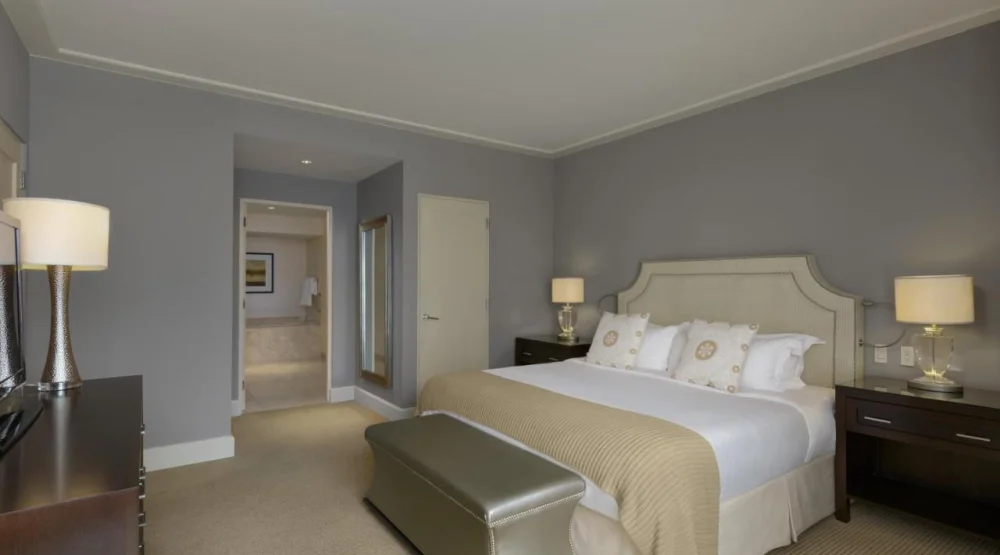 Tower Premier, One King Bed, One Bedroom Master Suite, Kitchen at Bristol Panama